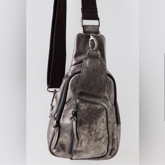 FREE PEOPLE METALLIC SLING/SMALL BACKPACK BAG HAS SO MUCH ROOM FOR EVERYTHING - Picture 2 of 5